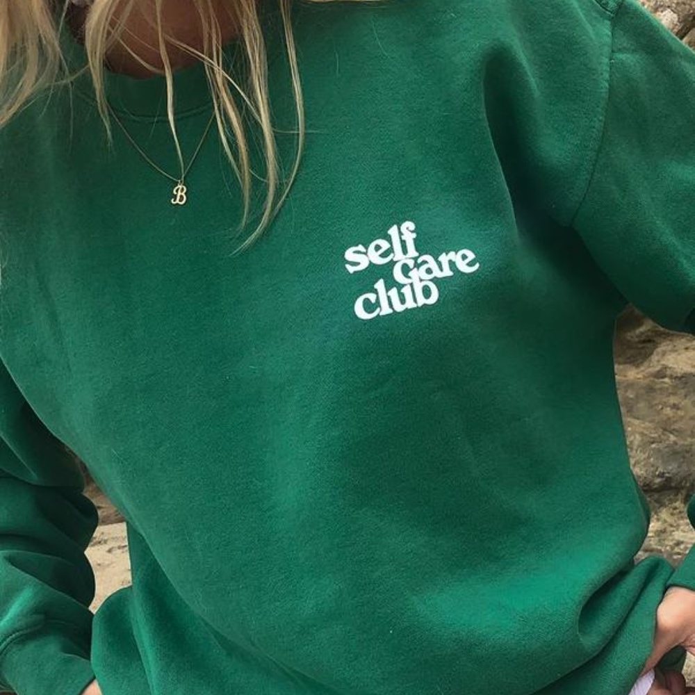Summer Fridays crew neck sweatshirt!